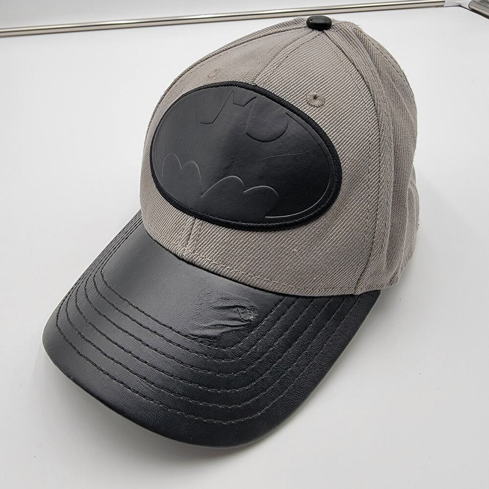 Batman Snapback Gray and Black New with flaws